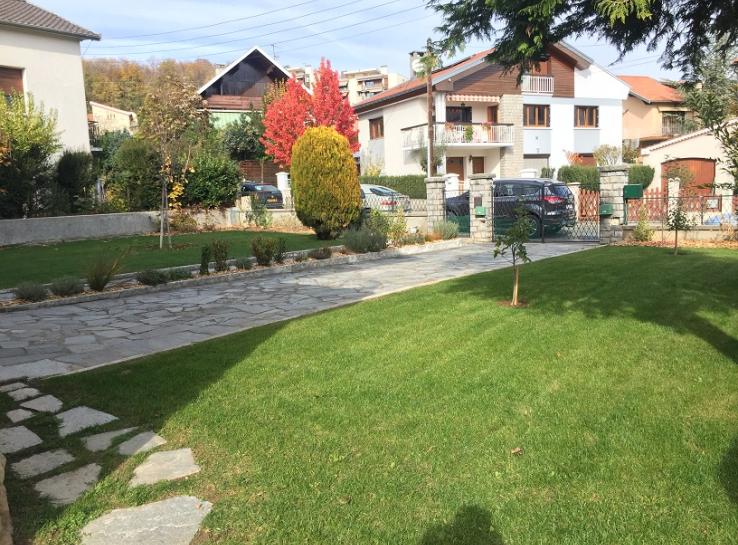 photo aménagement autour d'une maison