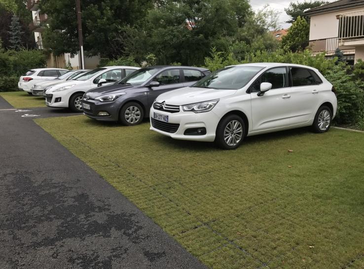 Photo parking avec voiture