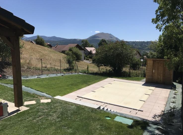 photo aménagement autour d'une piscine