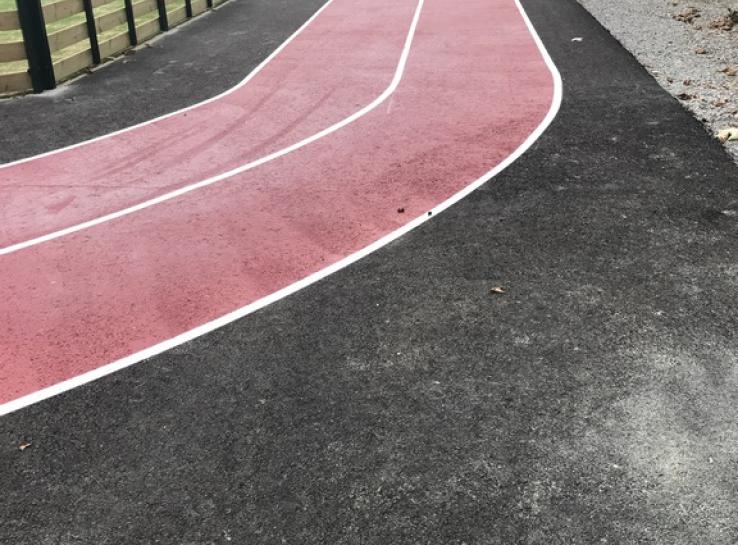 aménagement autour d'un stade d'aire de jeux