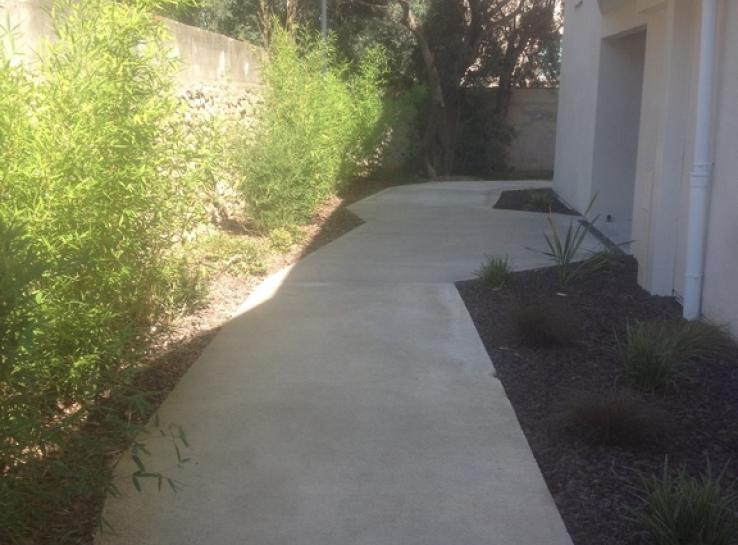 photo aménagement autour d'une résidence