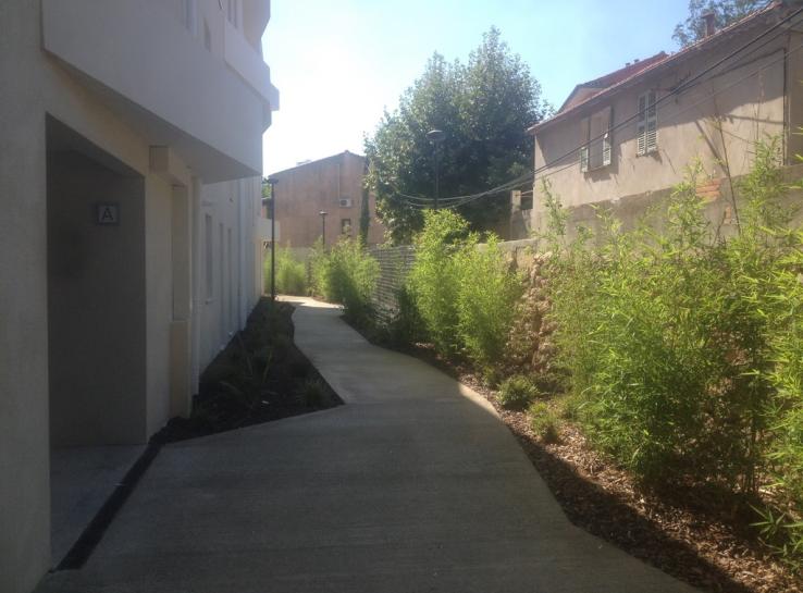 photo aménagement autour d'une résidence