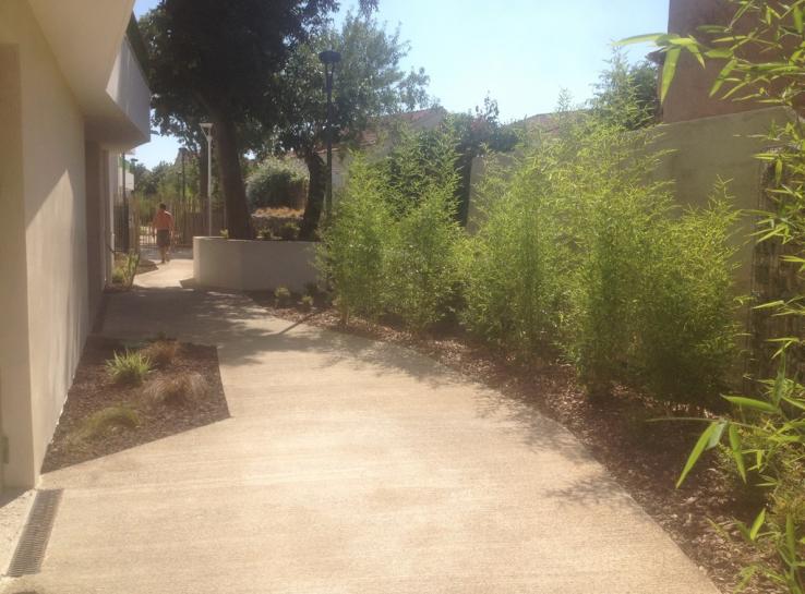 photo aménagement autour d'une résidence