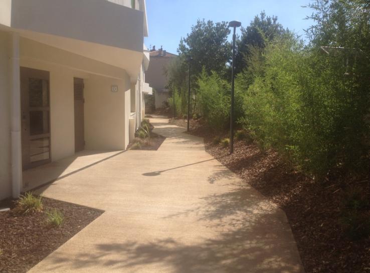 photo aménagement autour d'une résidence