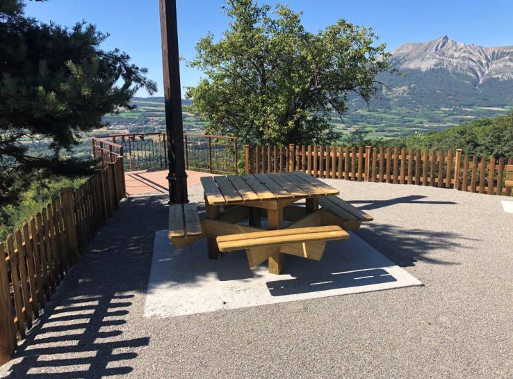 photo aménagement clôture du site de la fontaine