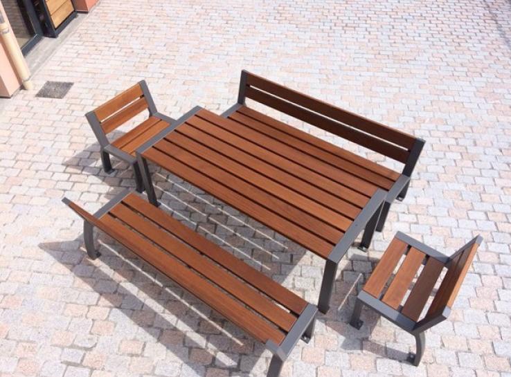 photo aménagement autour de la médiathèque de Tallard