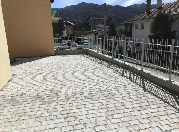 photo aménagement autour de la médiathèque de Tallard