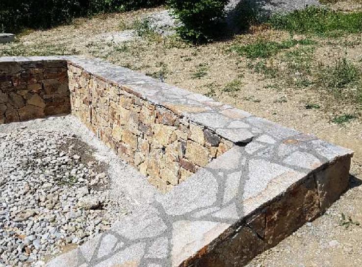 photo terrassement et aménagement autour d'une piscine