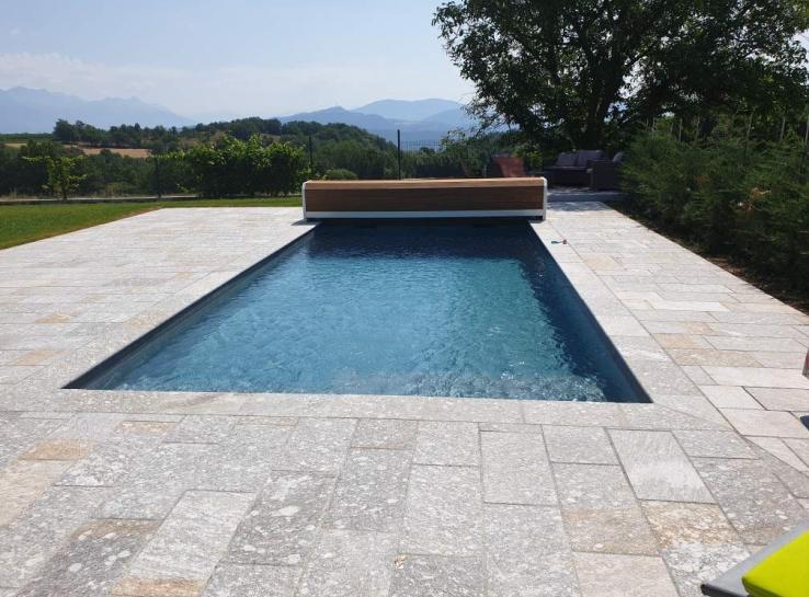 photo aménagement autour d'une piscine