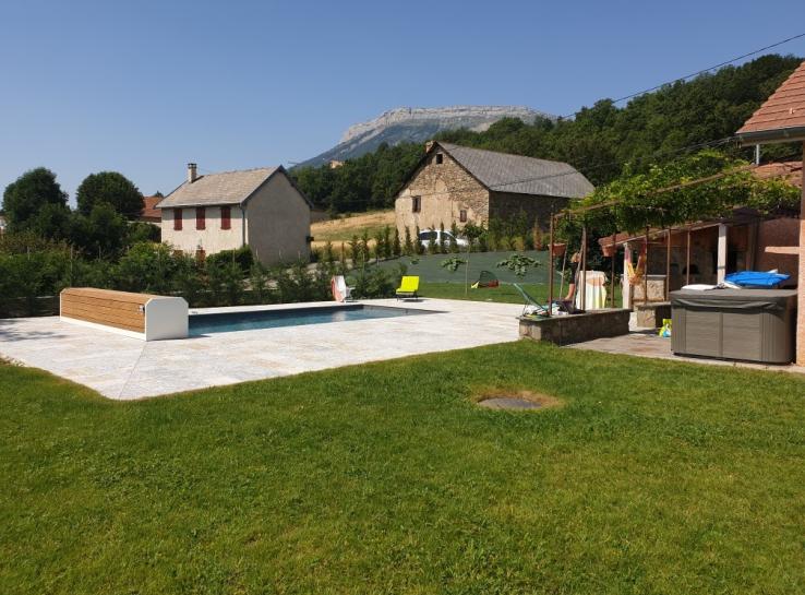 photo aménagement autour d'une piscine