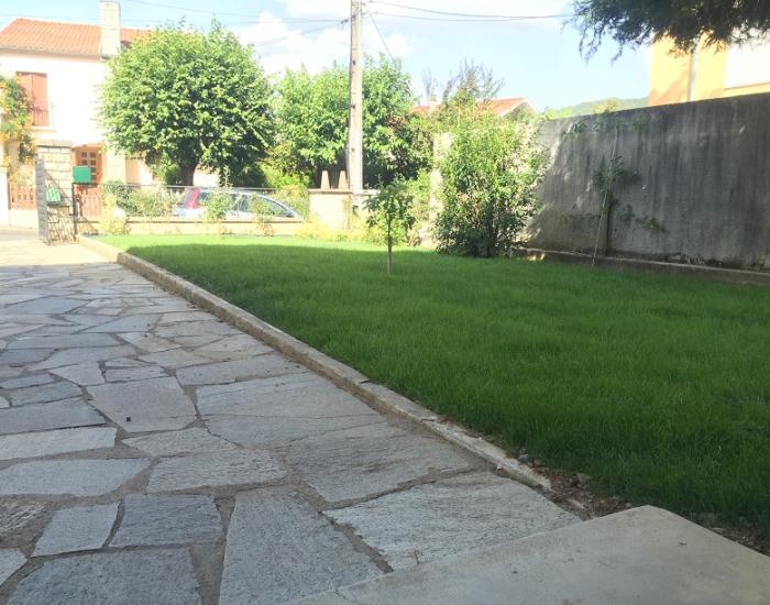 photo aménagement autour d'une maison